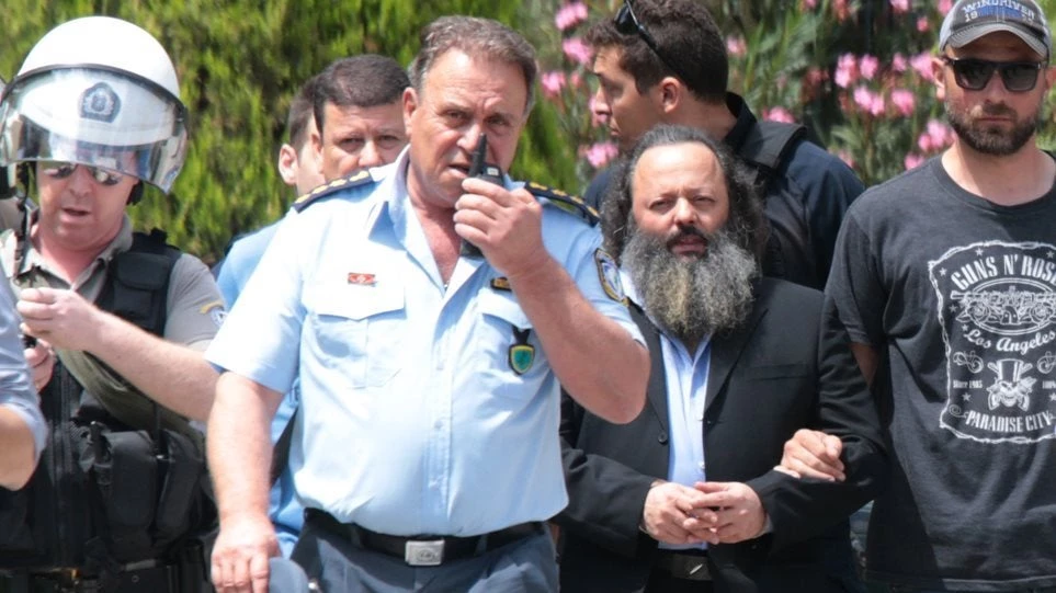 Χαμός στο twitter για την προφυλάκιση του Αρτέμη Σώρρα
